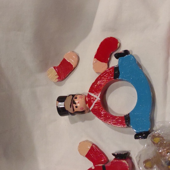 Christmas napkins holders set of 11 wooden characters - Picture 8 of 12